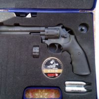 Пневматический револьвер Umarex Smith & Wesson 586 6"